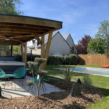 Au Gre De La Loire Piscine Et Saint-Mathurin (Maine-et-Loire)