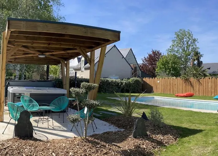 Au Gré De La Loire Piscine Et Saint-Mathurin (Maine-et-Loire)