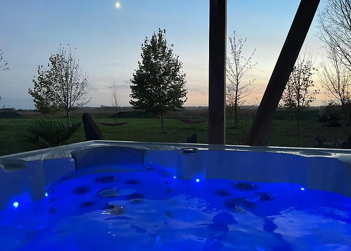 Au Gré De La Loire Piscine Et Alloggio in famiglia